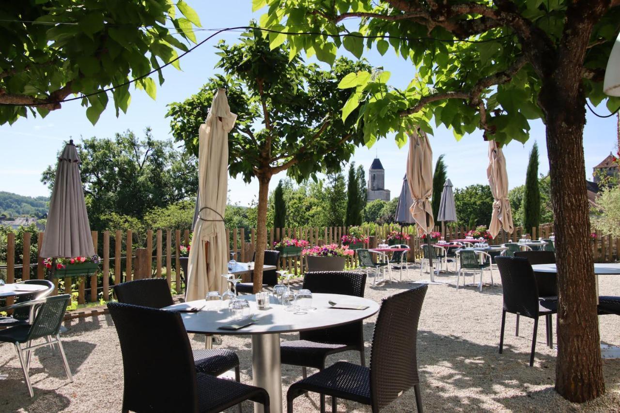 Auberge Des 7 Tours Martel Exterior photo
