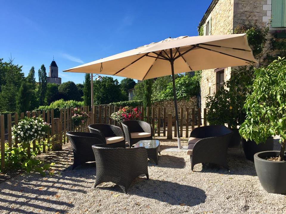 Auberge Des 7 Tours Martel Exterior photo